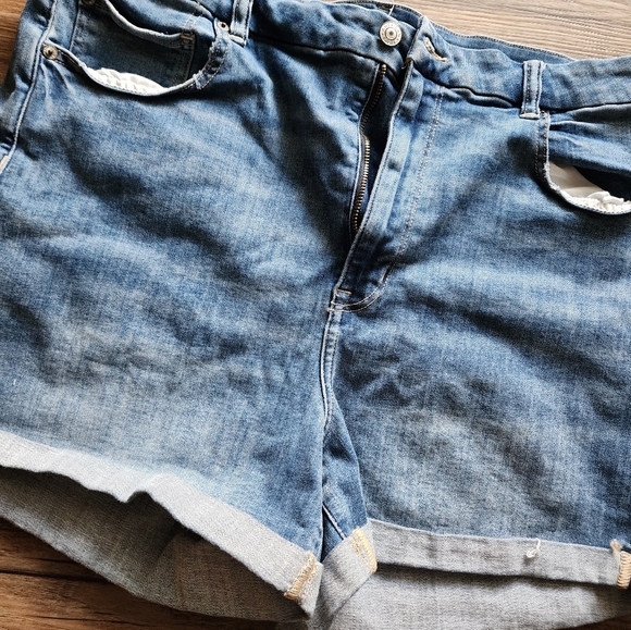 AE Ne(X)t Level Curvy High-waisted Shorts - Picture 2 of 7